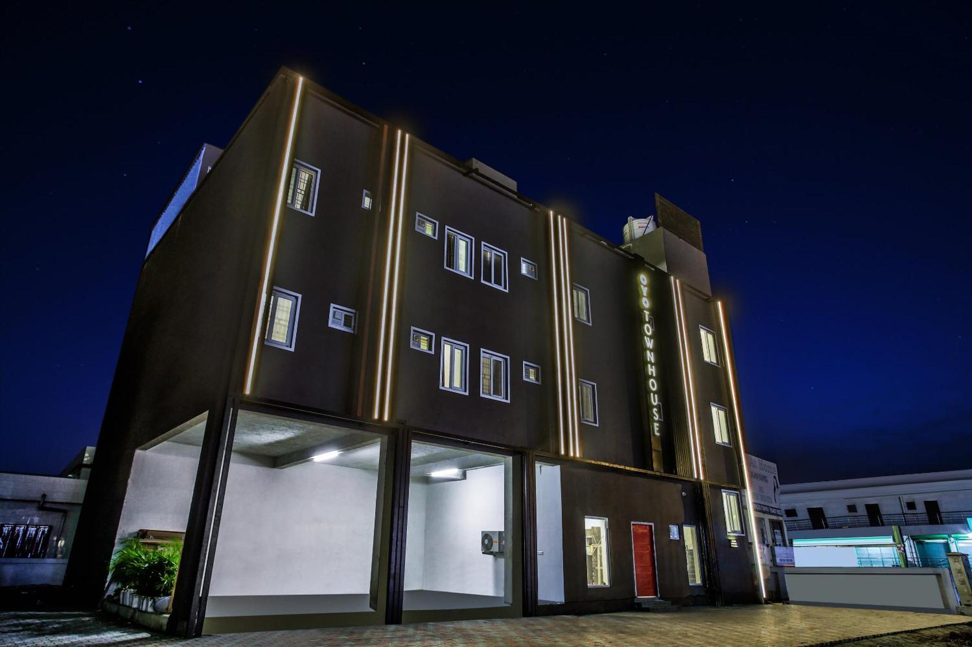 Super Townhouse Xotel Madrás Exterior foto